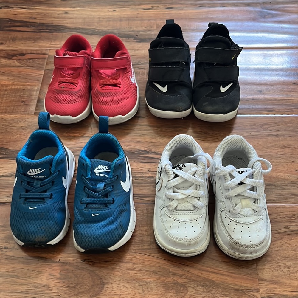 Set of four toddler Nike shoes